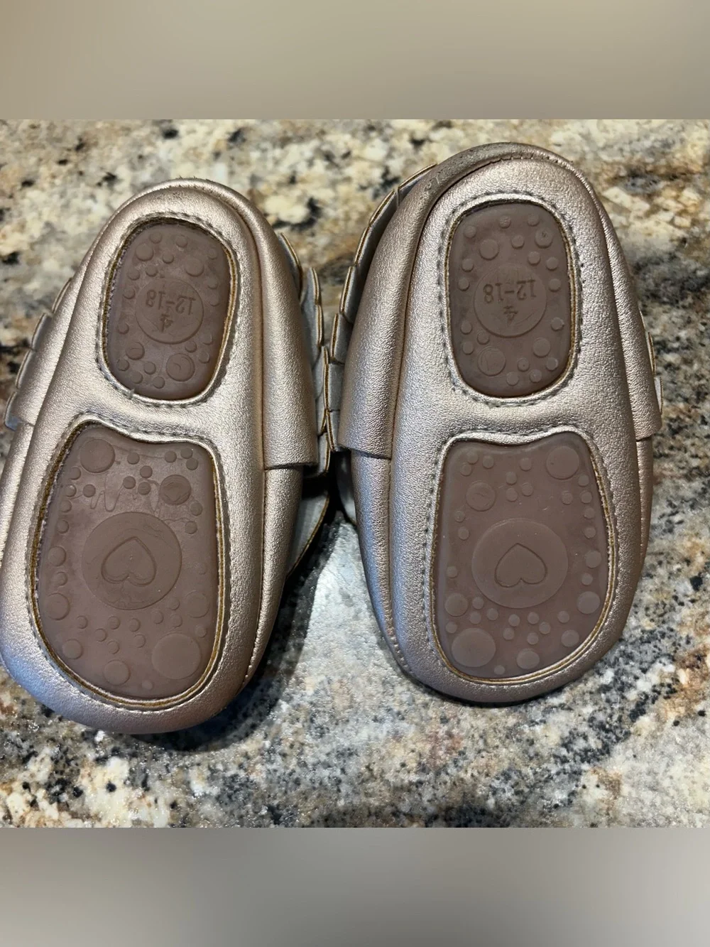 Hongteya Bow Slip-On Kids baby Shoes moccasins- Rose Gold size 4 12-18mths